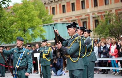 Autoridades civiles y miembros de las Fuerzas y Cuerpos de Seguridad del Estado han participado este martes en Pamplona en un homenaje de la Guardia Civil a las víctimas del terrorismo en Navarra.