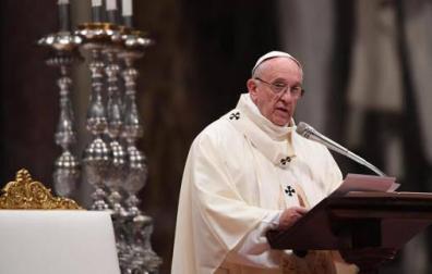 El papa Francisco celebra una misa en la basílica de San Pedro, en El Vaticano.