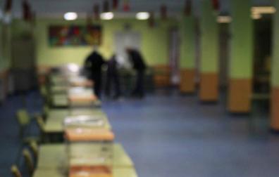 Urnas dispuestas en uno de los colegios electorales de Madrid.
