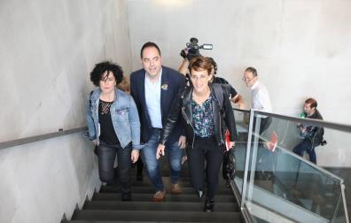 El PSN afirma, tras su encuentro con Podemos, que Ferraz no les ha transmitido "ningún mensaje negativo"