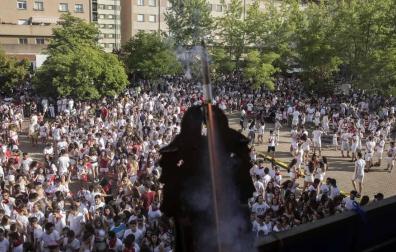 Fotos del cohete de inicio de las fiestas de Barañáin 2019