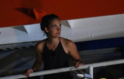 El arresto de capitana del 'Sea Watch', último acto del puño duro de Salvini