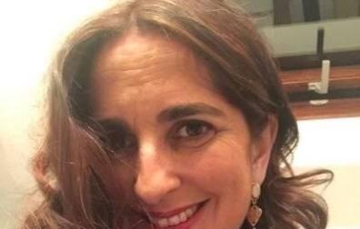 La escritora Arantza Portabales, ante su novela negra: "Nos da miedo la locura"