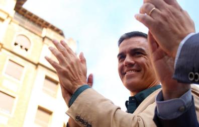 El presidente en funciones y líder del PSOE, Pedro Sánchez, acude a Pamplona con motivo de un acto electoral del PSN-PSOE.