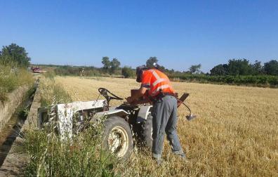 Fallece un agricultor de Cascante al volcar su tractor en un camino de Tulebras