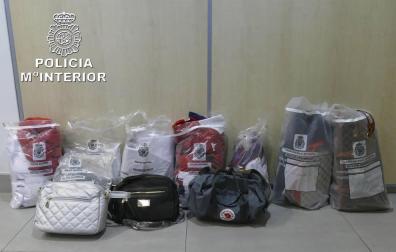 Detenido en Pamplona con un millar de prendas y efectos falsificados en una furgoneta