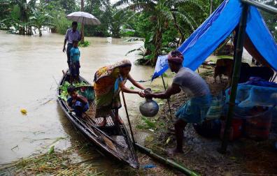 El monzón deja más de 100 muertos en Indias, Nepal y Bangladesh