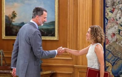 El rey no iniciará "por el momento" una nueva ronda con los partidos