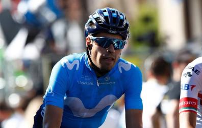 Mikel Landa entra en meta tras una etapa el Tour de Francia.
