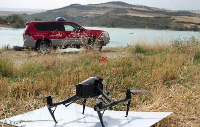 Policía Foral vigila el embalse de Alloz con drones