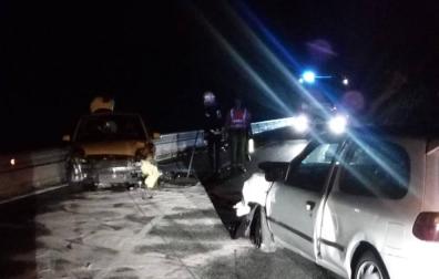 Dos heridos en un choque frontal cerca del polideportivo de la UN