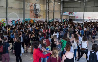 Interinos “indignados” por la adjudicación de plazas se reúnen con Educación