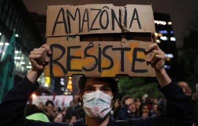 El Gobierno de Brasil envía al Ejército para combatir los incendios en el Amazonas