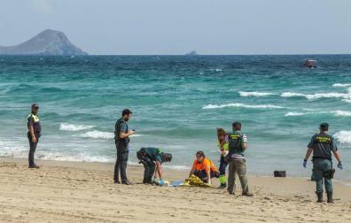 El único piloto del avión C-101 del Ejército del Aire que se ha estrellado esta mañana en aguas de La Manga del mar Menor y que logró eyectarse antes del impacto, era el instructor del vuelo y el único tripulante.