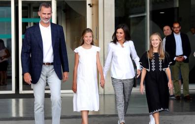 Felipe VI espera que don Juan Carlos vuelva "lo antes posible" a casa