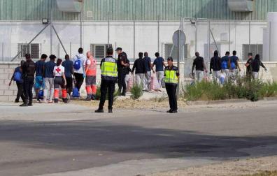 Los 15 inmigrantes del Open Arms ya están en España... ¿Y ahora qué?