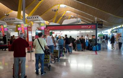 Normalidad en la primera jornada de huelga de Iberia en Barajas y El Prat