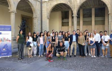 Parten hacia sus destinos los primeros 25 estudiantes de FP de Navarra con becas Erasmus+