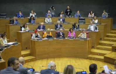 20 centímetros separan al 'Gobierno de las sillas'