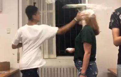 El tortazo a modo de novatada a una alumna en Madrid acaba con dos alumnos expulsados
