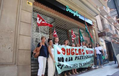 La huelga en Douglas cerró seis tiendas en Navarra