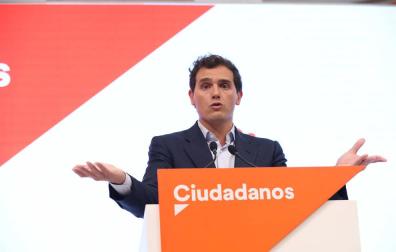 Rivera pide a Sánchez reunirse para discutir sus condiciones para abstenerse