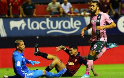 Osasuna y Betis protagonizan una tormenta sin lluvia