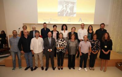 Foto de grupo de los autónomos galardonados y las autoridades.