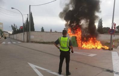Incendiados cuatro contenedores de Cortes la pasada madrugada
