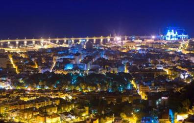 Vista nocturna de Santa Cruz de Tenerife.