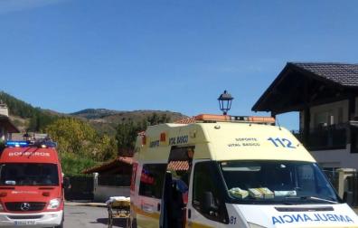 Herido al caer a una piscina vacía en Erice de Iza