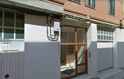 Portal de la vivienda de Marcilla en la que se produjo el incendio
