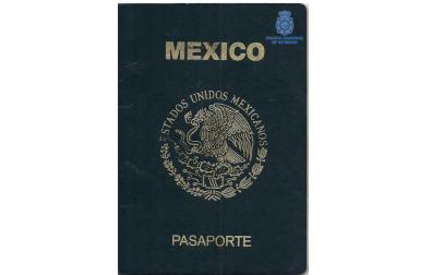 Pasaporte mexicano falso presentado por el detenido.