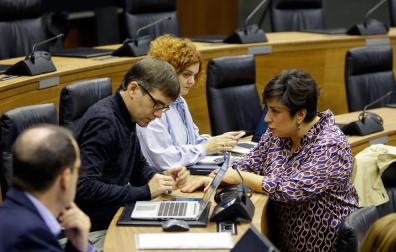Admitida una proposición para limitar las horas de religión en colegios navarros