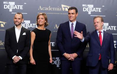 Casado, Rivera e Iglesias acorralan a Sánchez para que aclare si pactará