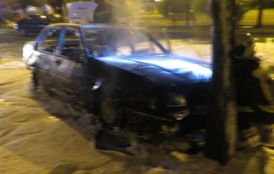 Choca con un árbol en Tudela y da positivo en alcohol y drogas