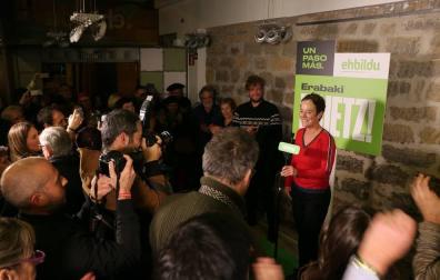 Pozueta (EH Bildu) celebra su escaño: "Si no querían taza, hemos conseguido cinco"