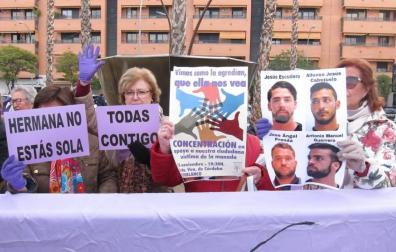 Concentración ante los juzgados en apoyo a víctima de La Manada en Pozoblanco