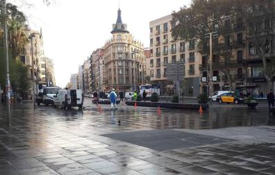 Desalojada la acampada de la plaza de la Universitat de Barcelona