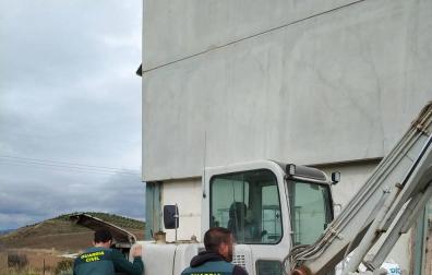 Recuperada una excavadora de más de 60.000 euros sustraída en Puente la Reina