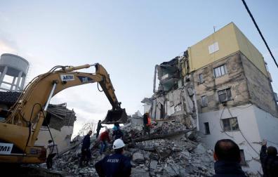Tres muertos y cientos de heridos en un terremoto de magnitud 6,4 en Albania