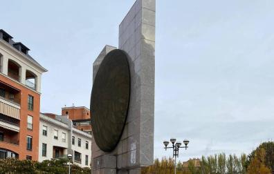 Denuncian el “pésimo” estado de la escultura del paseo Premín de Iruña
