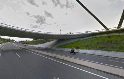 Muere al precipitarse de un puente en la A-12 (Zizur)