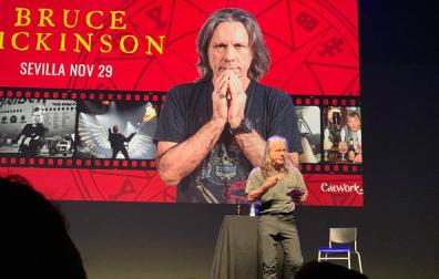 Bruce Dickinson, durante el acto que celebró en Sevilla.