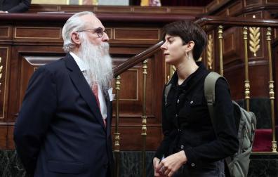 Diputada de ERC cita a los cargos presos antes de leer la lista de electos
