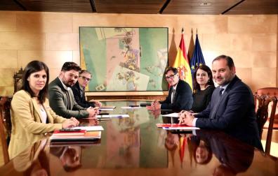 PSOE y ERC avanzan en la "vía política" de resolución del "conflicto" catalán