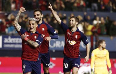 Osasuna rescata un punto de la batalla contra el Sevilla