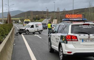 Herido leve tras chocar contra una bionda en la ronda en Mutilva