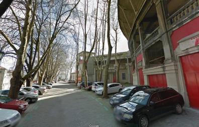 Detenido por hurto de varios móviles en coches aparcados en Pamplona