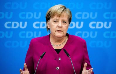 Merkel se disculpa por la gestión del polémico ascenso del jefe de los espías